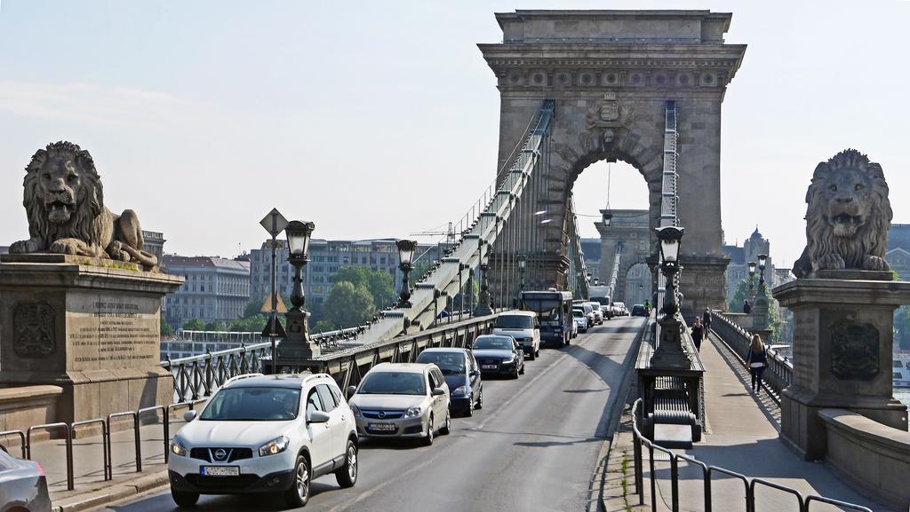 Chain Bridge Studio Apartment Budapest Eksteriør billede